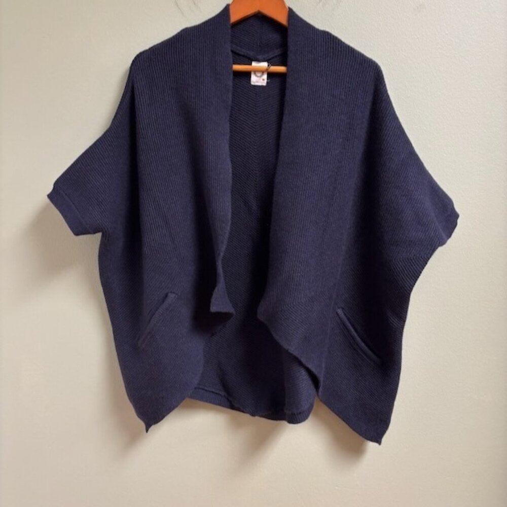Akemi + Kin Women Open Front Cardigan Size OS Oversize Pockets Viscose Lagenlook